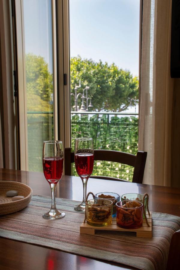 Uno Sguardo Sul Mare Villa Maiori Bagian luar foto