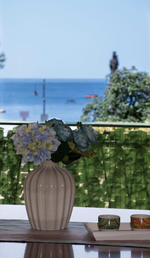 Uno Sguardo Sul Mare Villa Maiori Bagian luar foto